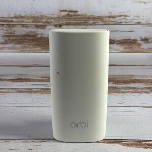 Netgear Orbi RBW30 AC2200 Tri-Band WiFi Wall Plug Add-On Satellite Extender